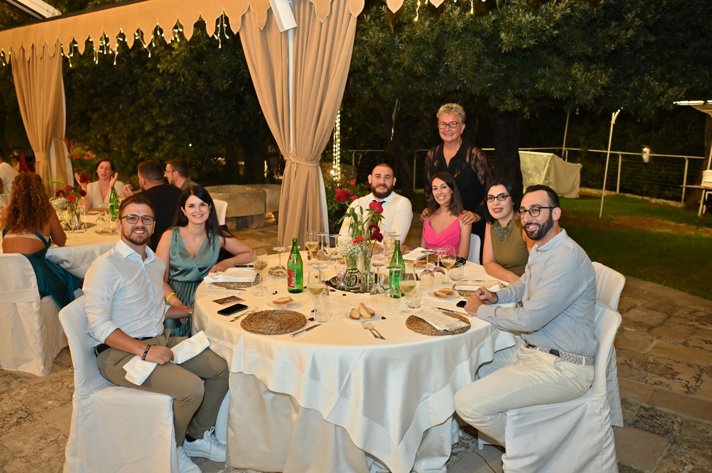 Das Galadinner unter den Lichtern des Abends Rivivi il tuo Sì