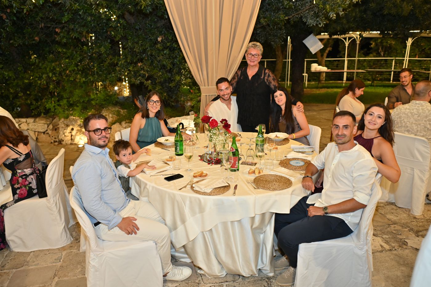 Das Galadinner unter den Lichtern des Abends Rivivi il tuo Sì